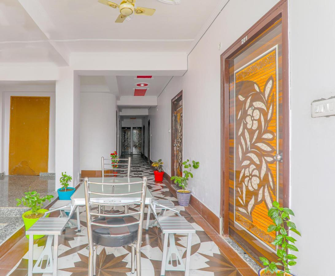 Hotel R. K. Grand Hotel